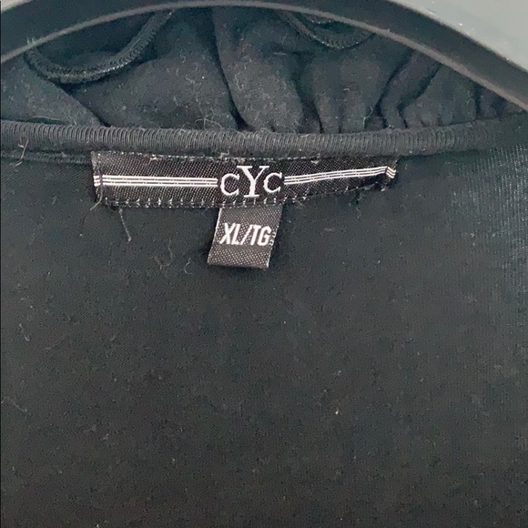 Elegant crossover neck black top - Picture 2 of 3